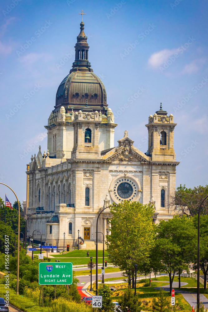 Obraz premium The Basilica of Saint Mary in Minneapolis