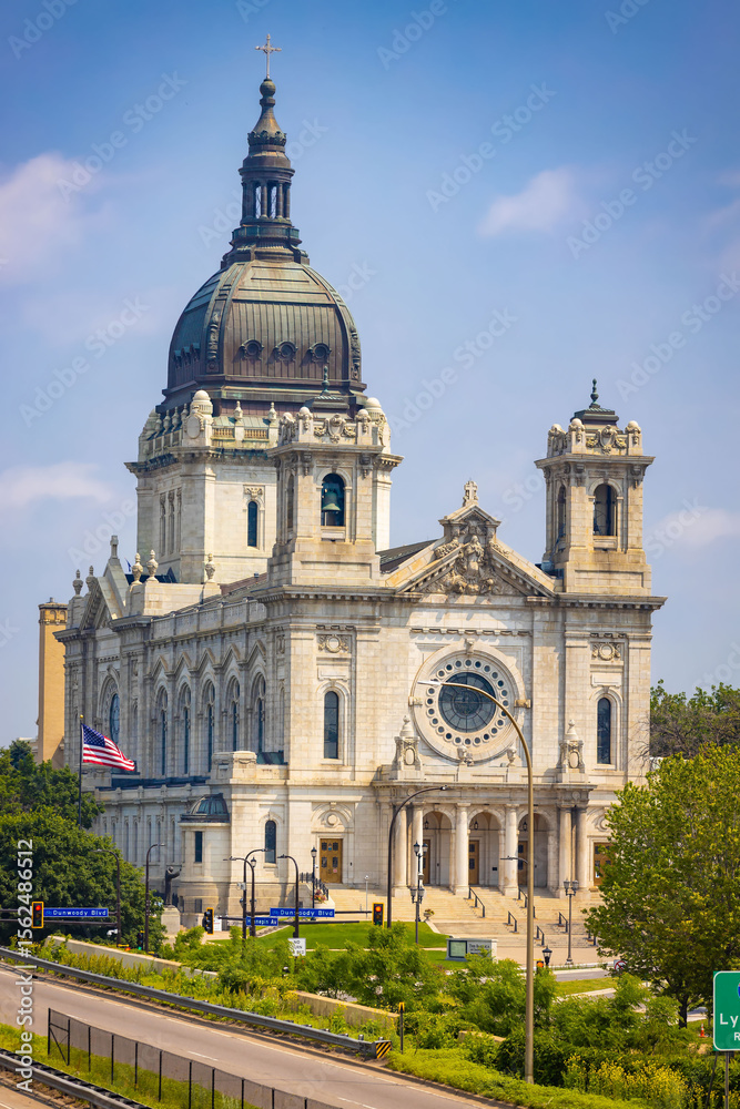 Obraz premium The Basilica of Saint Mary in Minneapolis