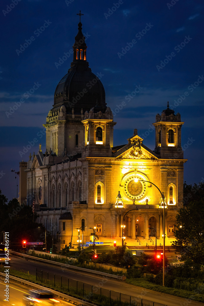Fototapeta premium Vibrant view of Basilica of Saint Mary illuminated at night
