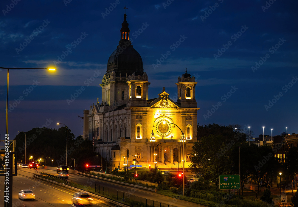 Fototapeta premium Vibrant view of Basilica of Saint Mary illuminated at night
