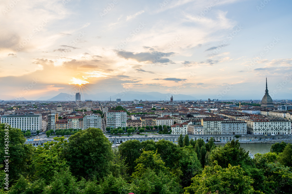 Fototapeta premium A beatiful sunset view of Turin in Italy