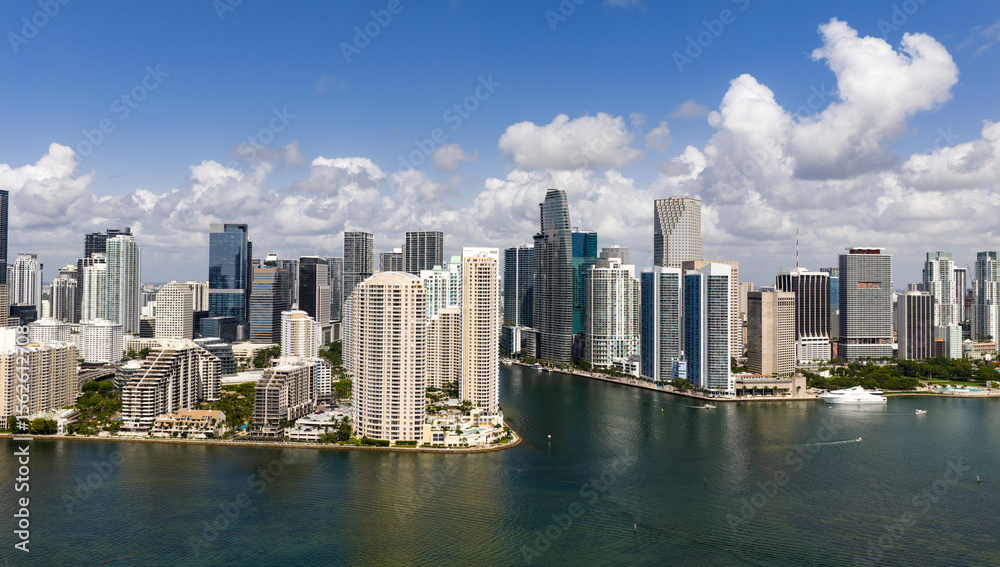 Fototapeta premium Panorama of Brickell in Miami. Panorama of Miami skyline on a sunny day. Panorama view of Miami Beach and Brickell. Brickell famous panorama. Miami downtown landscape.