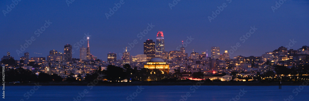 Fototapeta premium night view of SF