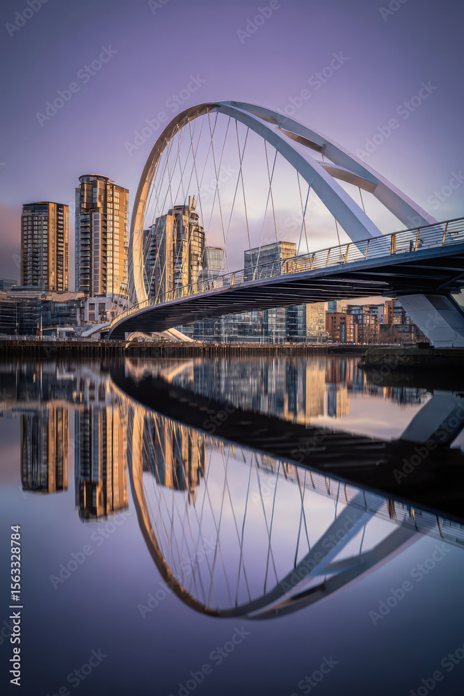 Fototapeta premium Futuristic Curved Bridge Design Architectural Rendering