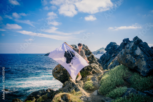 Φωτογραφία Femme sur l'archipel des Iles Sanguinaires près d'Ajaccio en Corse du Sud avec l