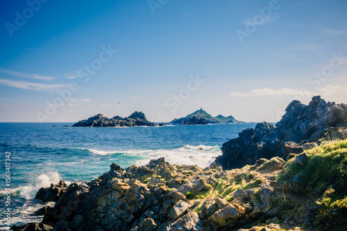 Fotomural Vue sur l'archipel des Iles Sanguinaires près d'Ajaccio en Corse du Sud