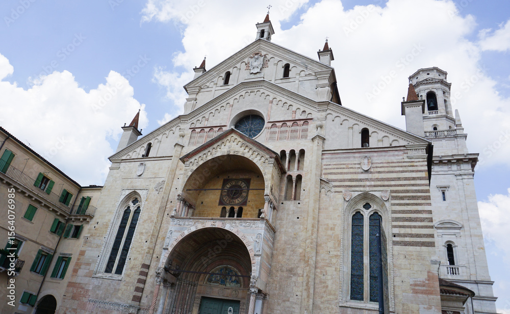 Obraz premium Verona Cathedral of Santa Maria Matricolare in historic centre of Verona town, Italy, Europe.