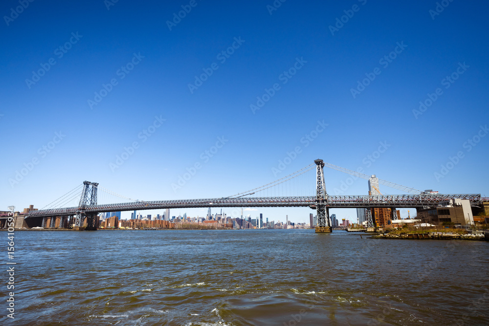 Fototapeta premium Manhattan Bridge Over East River