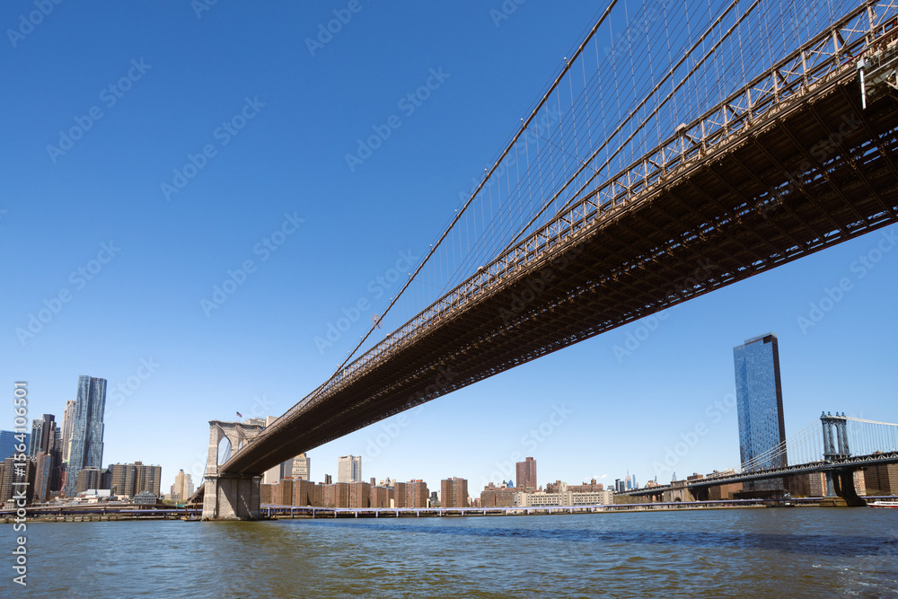 Naklejka premium Brooklyn Bridge and City Skyline