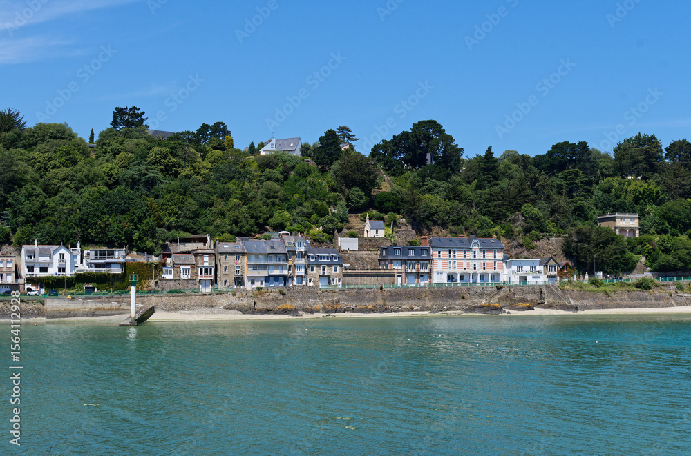 Fototapeta premium port de Plerin sous la tour, côtes d'armor, bretagne