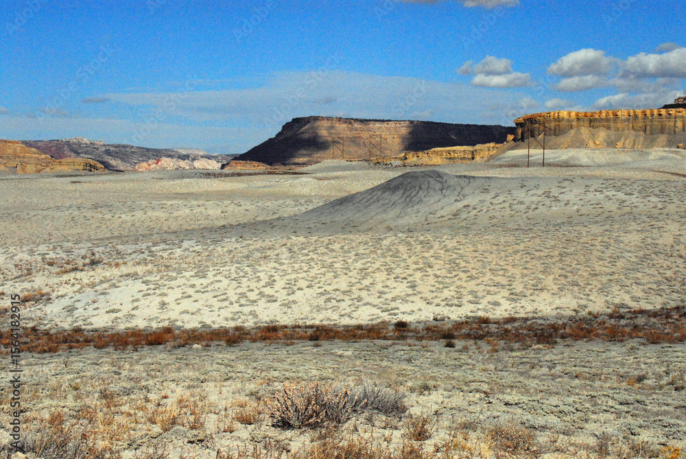 Naklejka premium Arizona, USA- A Panorama of Distant Mountains in the Desert