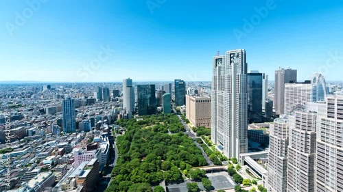 Wallpaper Mural 初夏の東京新宿・ドローン撮影イメージ Torontodigital.ca