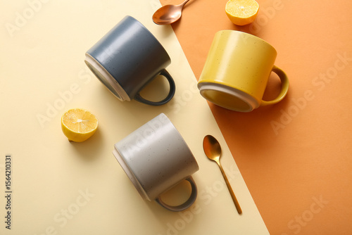 Ceramic coffee mugs with sp...