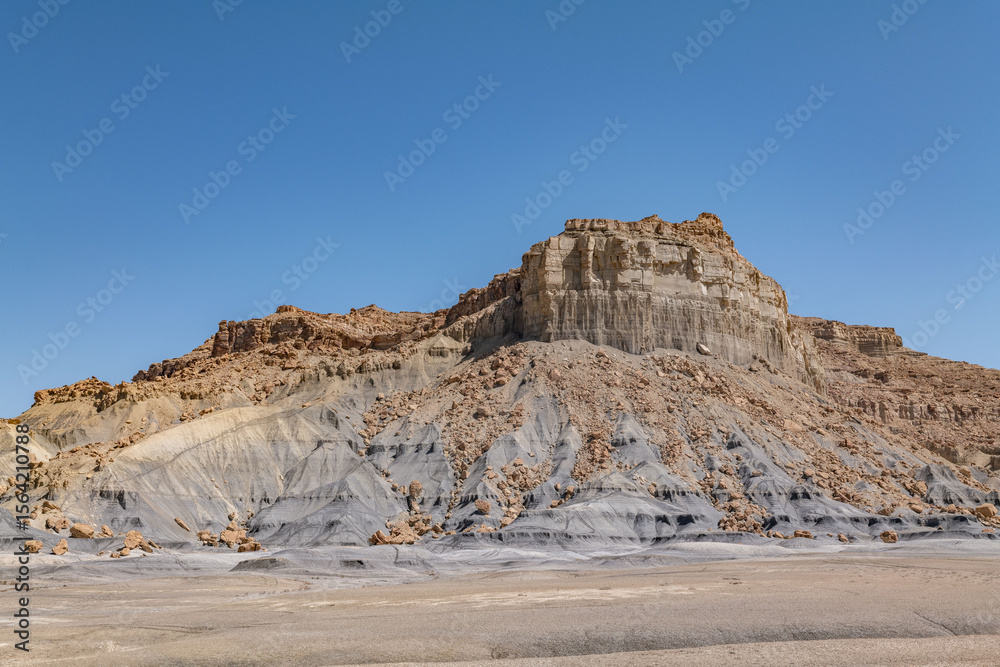 Fototapeta premium Tropic Shale；Slumps and landslides；Straight Cliffs Formation, lower unit with John Henry Member. Smokey Mountain Rd, Glen Canyon National Recreation Area, Big Water, Kane County, Utah