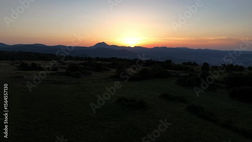 Le plateau de Gergovie au Auvergne au coucher de soleil