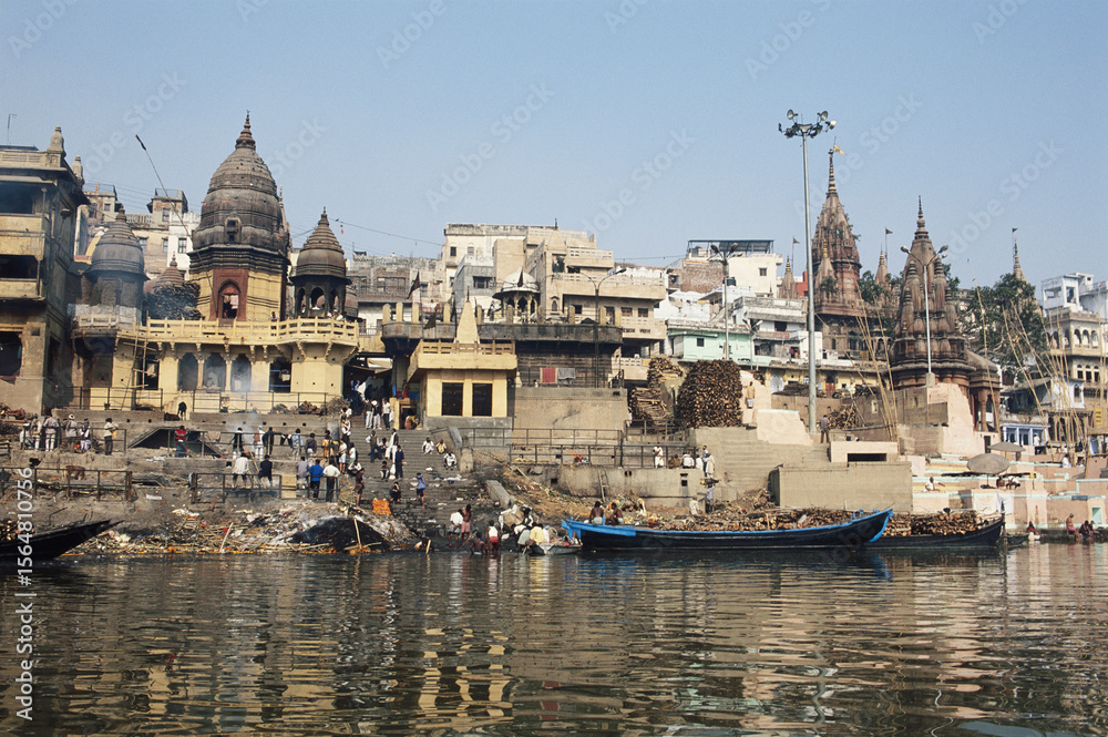 Obraz premium indian bathing ghats ganga river ganges varanasi india