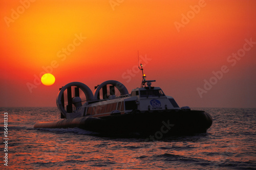 hovercraft air-cushion vehicle ACV amphibious craft 