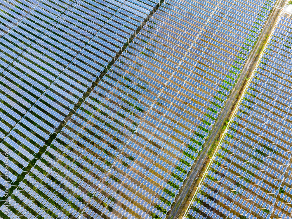 Obraz premium Aerial view of solar photovoltaic power station