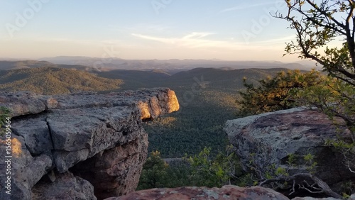 Fotografia Mogollon Rim, Rocky Outcrop at Sunset, Payson, Arizona