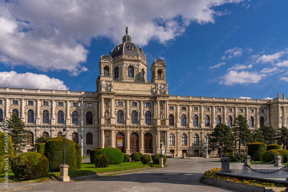 Fototapeta premium Natural History Museum building with garden view in Vienna, Austria
