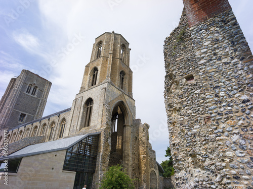 Foto Wymondham, England, United Kingdom, 24th June 2025,exterior of Wymondham Abbey