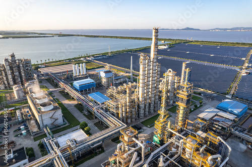 Wallpaper Mural oil refinery with solar power station Torontodigital.ca