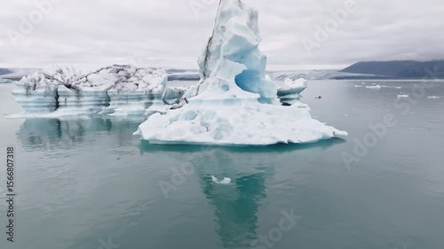 Icebergs on the glacial lake Jökulsárlón in Iceland.