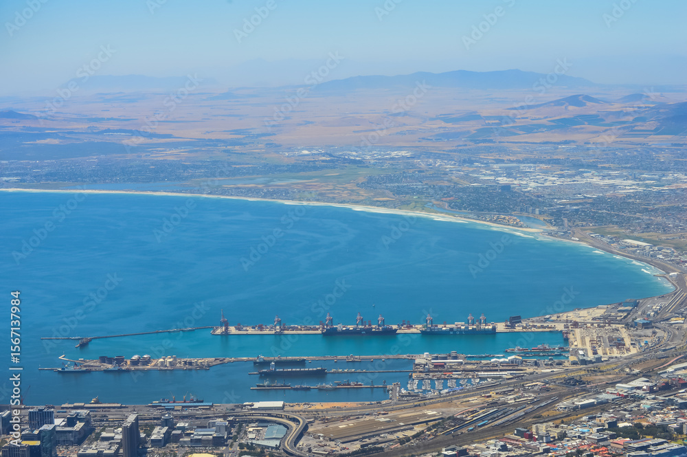 Fototapeta premium Seascape and landscape of beautiful cape town city