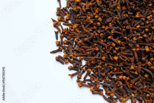Fototapeta Naklejka Na Ścianę i Meble -  A spice of dried cloves, herbal medicine plant