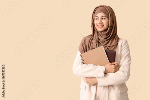 Muslim businesswoman with n...