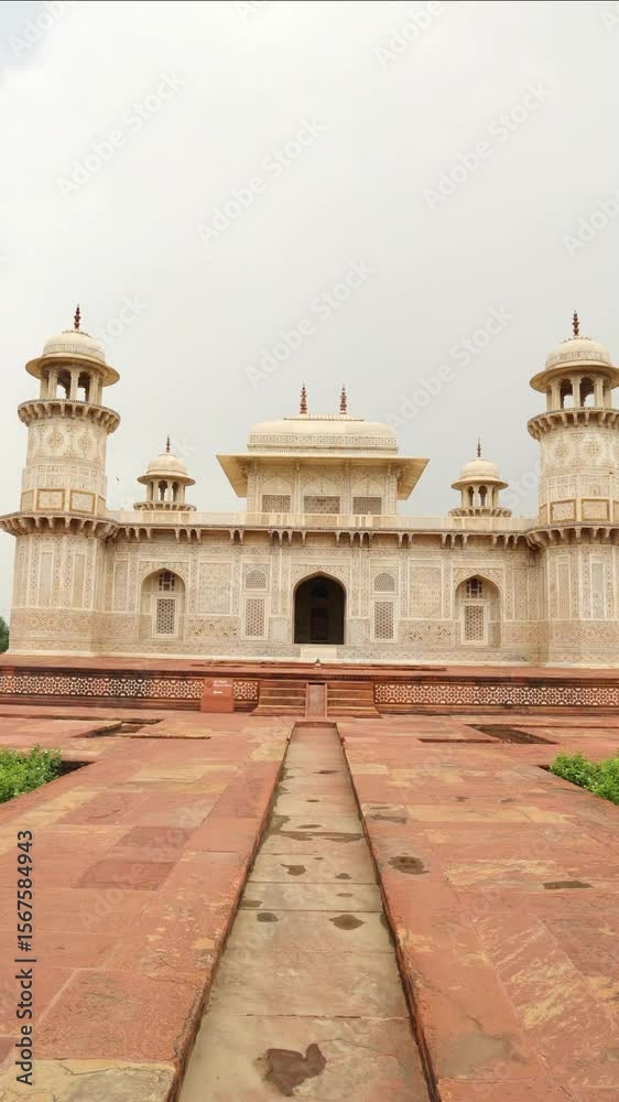 Tomb of I'timād-ud-Daulah in Agra, India vertical