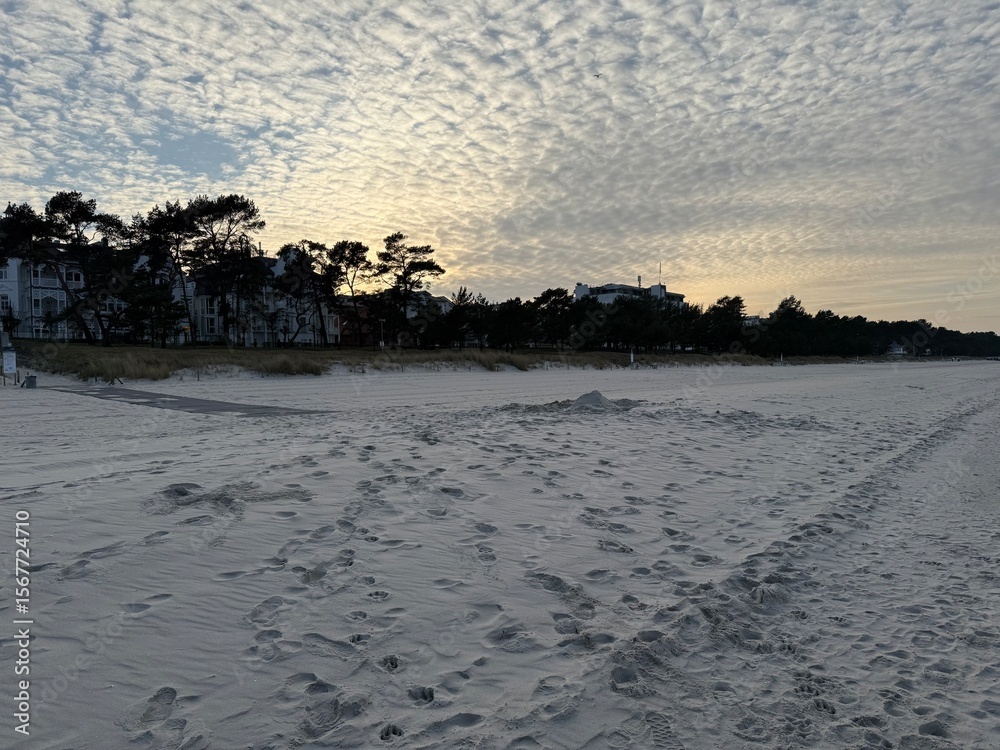 Naklejka premium sunset on the beach