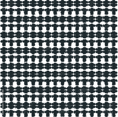 Large, round spots in the form of texture with great distortion.