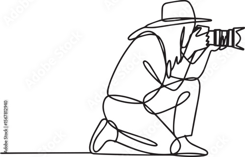  continuous line drawing of a photographer in crouching pose holding DSLR camera with telephoto lens in black and white style