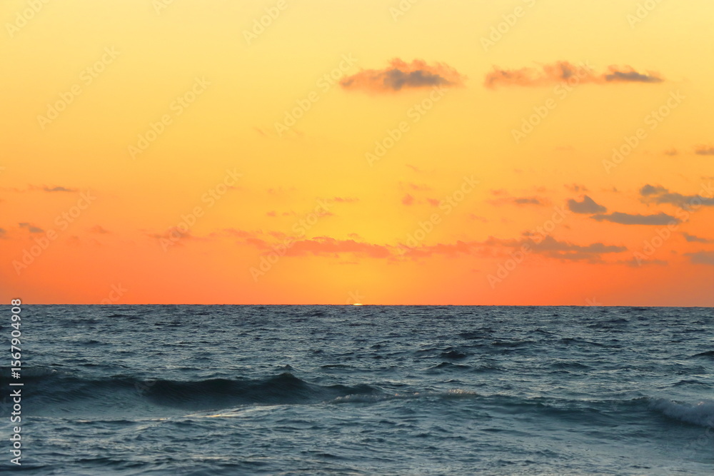 Obraz premium sunset over the sea.Prtugal.