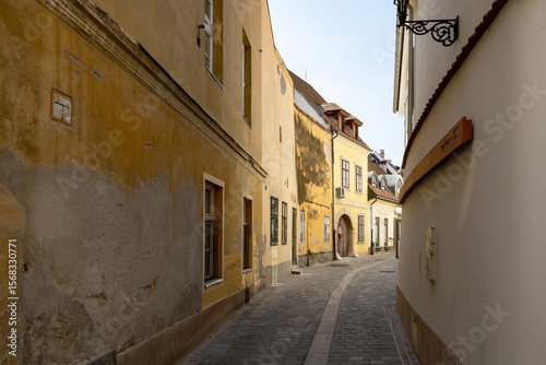 Fototapeta Naklejka Na Ścianę i Meble -  narrow street in the old town