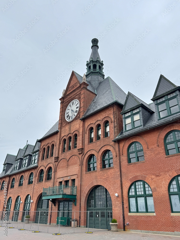 Fototapeta premium New Jersey Central Railroad Terminal Museum Building in City Liberty Park