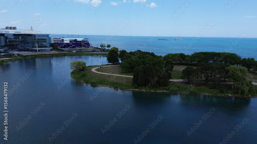 Obraz premium View of island and university building