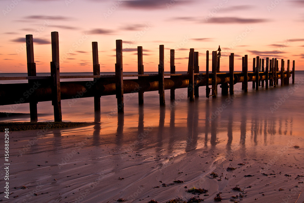 Fototapeta premium Old Jetty in sunset