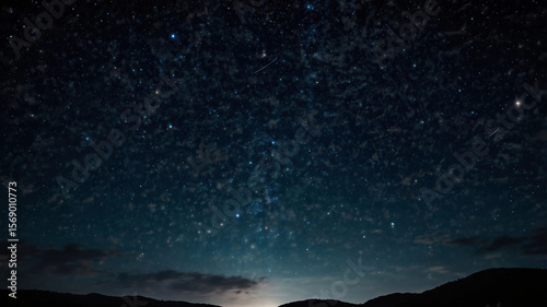山の向こうに見える星空、夜景