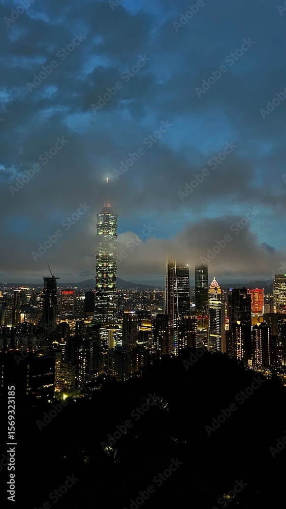 Fototapeta premium Awesome Taipei city night view Taipei101