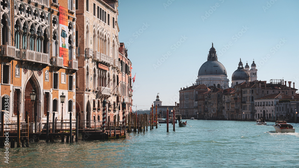 Naklejka premium Picturesque view of Venices Grand Canal with historic buildings and boats