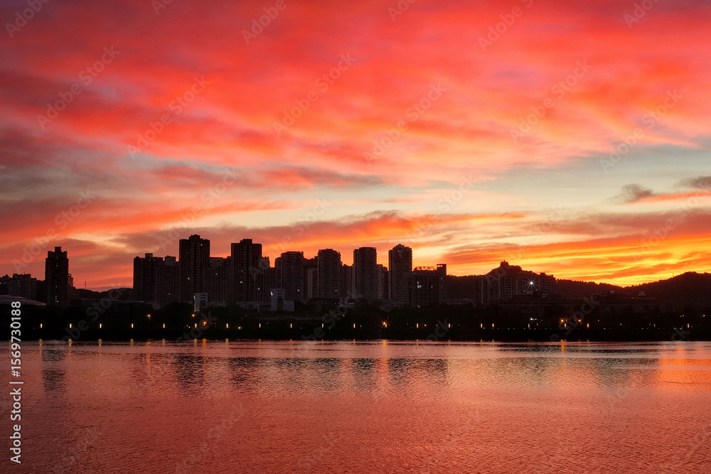 Fototapeta premium new york city skyline at sunset