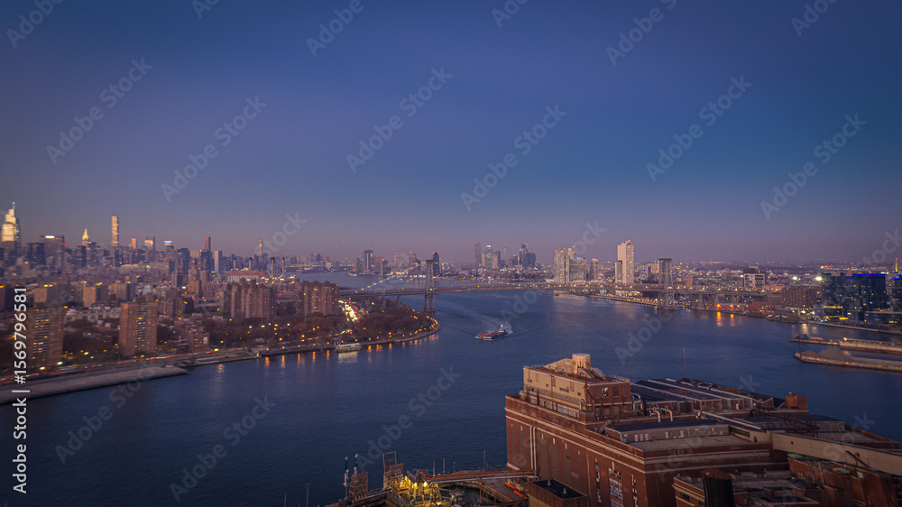 Obraz premium Manhattan Aerial Photo of Skyline, Sunset
