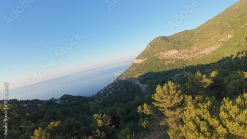 drone dans les Alpes Maritimes au lever du jour - Sud de la France