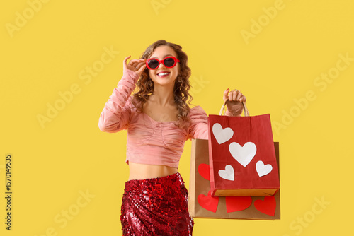 Young woman with shopping b...