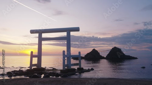 福岡県糸島市桜井二見ヶ浦の鳥居と夫婦岩