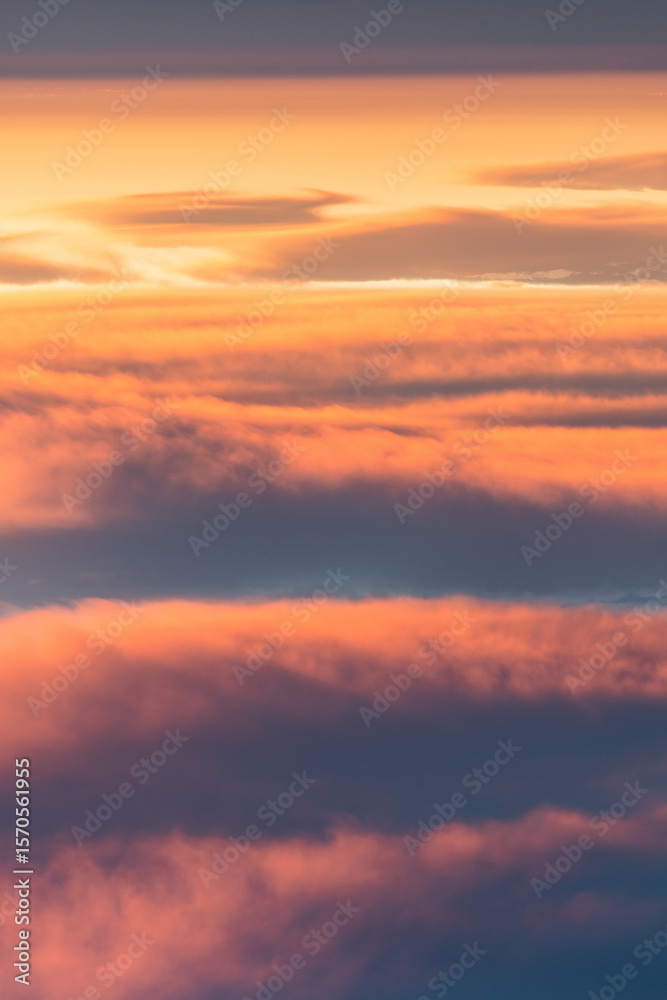 Obraz premium Abstract cloud layers in warm tones