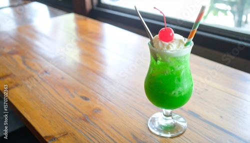 昭和レトロな日本のクリームソーダ