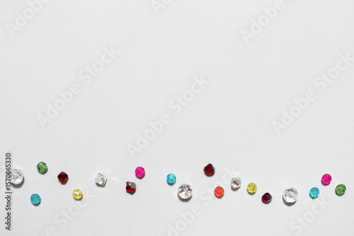 ビーズを使ったテンプレート　余白あり　白背景